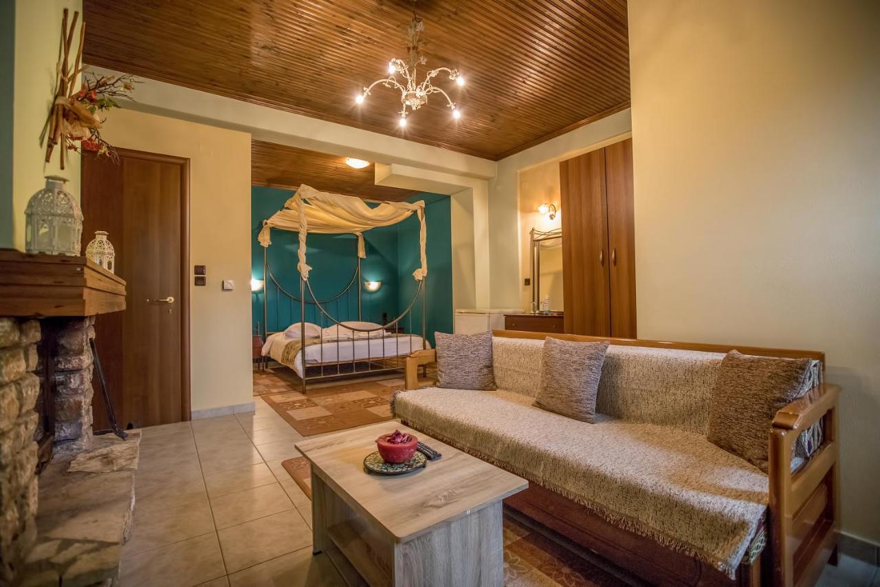 Kynthia Guesthouse Неохорион Экстерьер фото