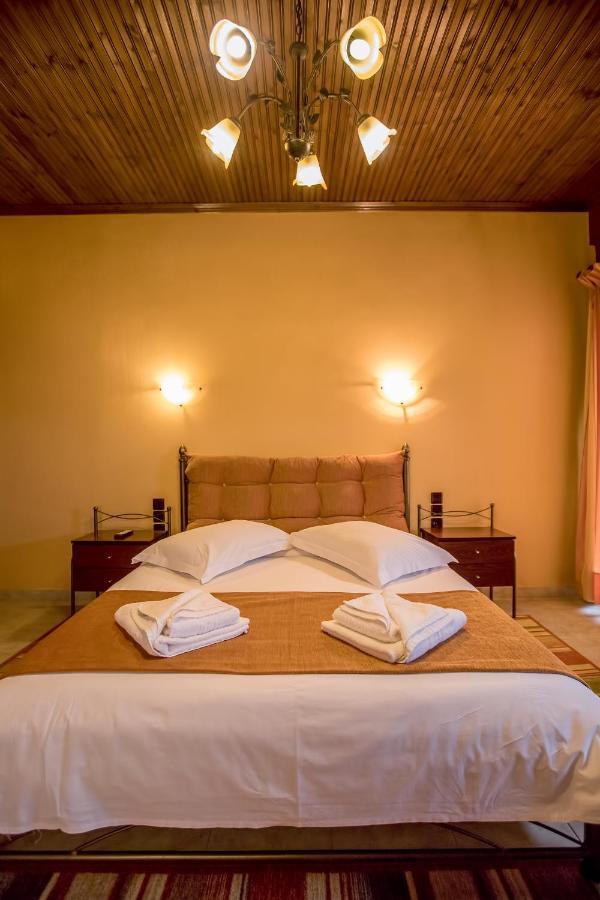 Kynthia Guesthouse Неохорион Экстерьер фото