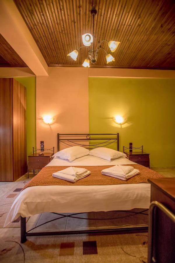 Kynthia Guesthouse Неохорион Экстерьер фото