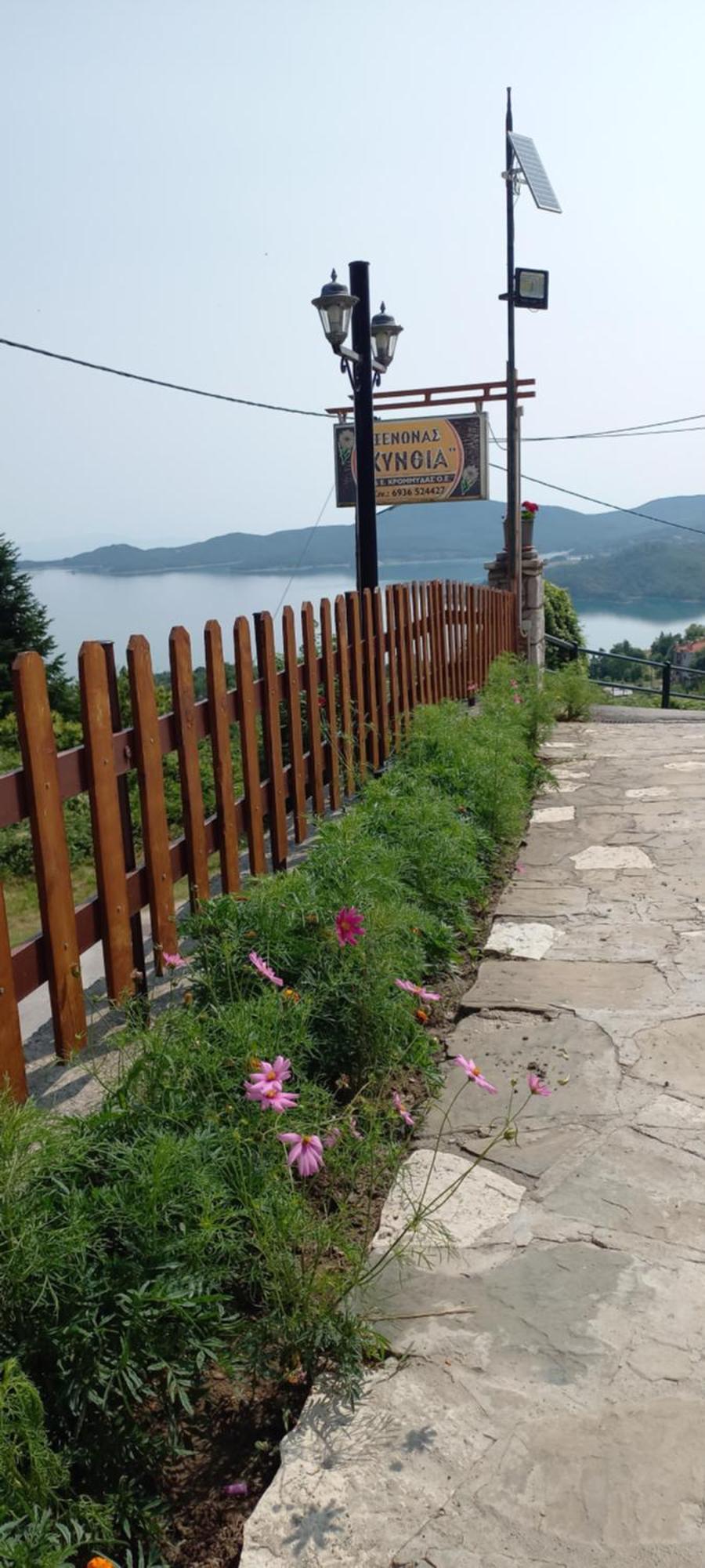 Kynthia Guesthouse Неохорион Экстерьер фото